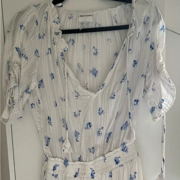 Skylar + Madison Dresses | Skylar + Madison Dress White And Blue Flower Print In Size Small | Color: Blue/White | Size: S | Pm-55071552's Closet